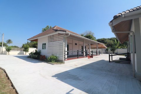 House in Udon Thani, Thailand 4 bedrooms № 167523 - photo 7