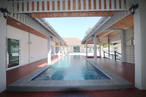 House in Udon Thani, Thailand 4 bedrooms № 167523 - photo 10