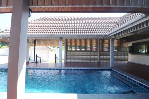 House in Udon Thani, Thailand 4 bedrooms № 167523 - photo 15
