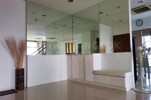 Condo à Bangkok, Thaïlande, 3 chambres  № 185549 - photo 10