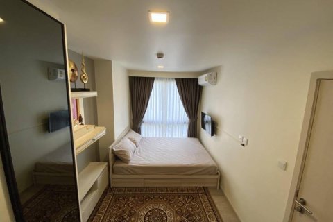 Condo in Din Daeng, Bangkok, Thailand, 2 bedrooms  № 114464 - photo 4