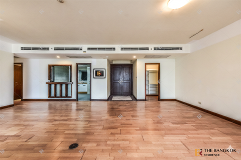 Condo in Bangkok, Thailand, 3 bedrooms  № 187049