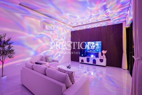 House in Pattaya, Thailand 4 bedrooms № 198487 - photo 5