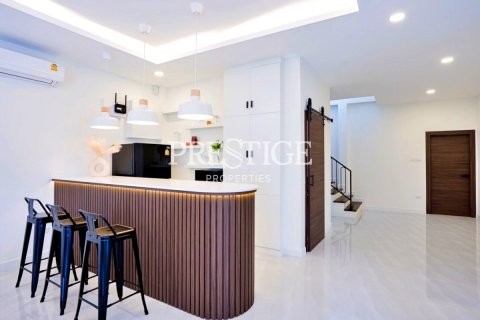 House in Pattaya, Thailand 4 bedrooms № 198487 - photo 6