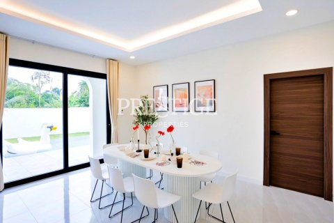 House in Pattaya, Thailand 4 bedrooms № 198487 - photo 9