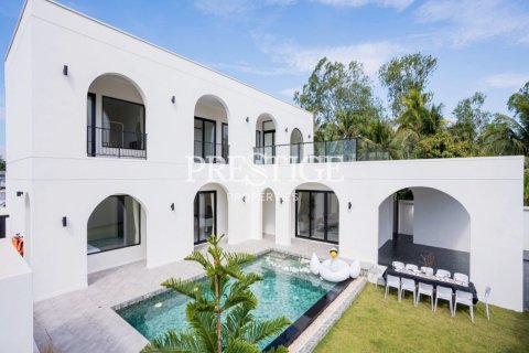 House in Pattaya, Thailand 4 bedrooms № 198487 - photo 28