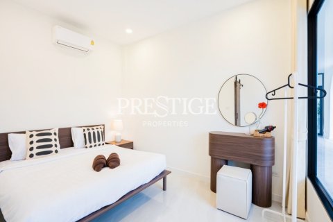 House in Pattaya, Thailand 4 bedrooms № 198487 - photo 12