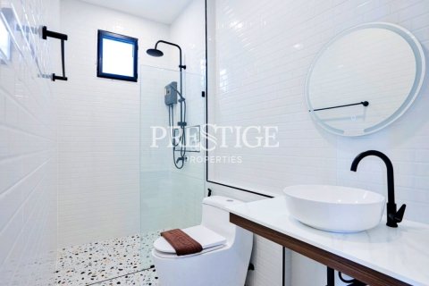 House in Pattaya, Thailand 4 bedrooms № 198487 - photo 23