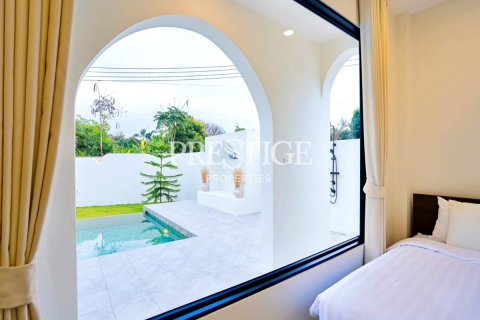 House in Pattaya, Thailand 4 bedrooms № 198487 - photo 16