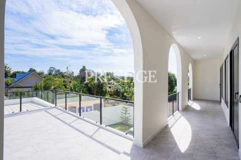 House in Pattaya, Thailand 4 bedrooms № 198487 - photo 25