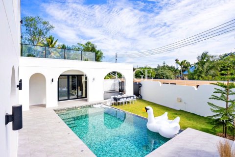 House in Pattaya, Thailand 4 bedrooms № 198487 - photo 2