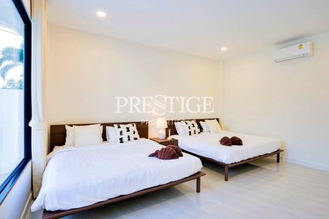 House in Pattaya, Thailand 4 bedrooms № 198487 - photo 22
