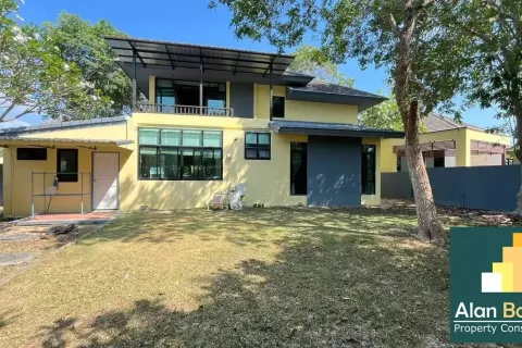 Casa de 4 dormitorios en Pattaya, Tailandia № 211087 - foto 3