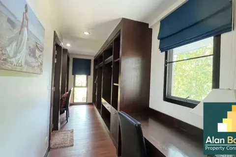 Casa de 4 dormitorios en Pattaya, Tailandia № 211087 - foto 11