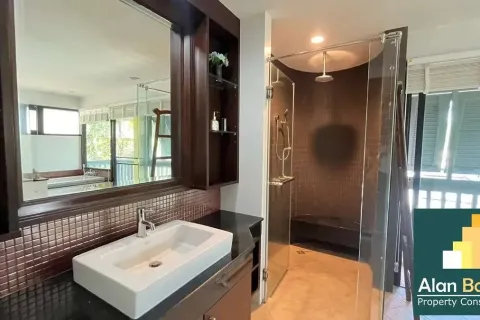 Casa de 4 dormitorios en Pattaya, Tailandia № 211087 - foto 12
