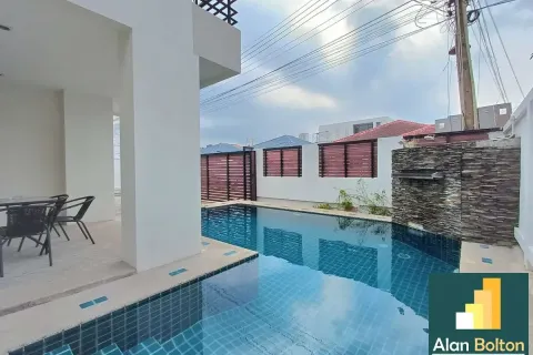 Casa de 6 dormitorios en Jomtien Beach, Pattaya, Tailandia № 211089 - foto 3