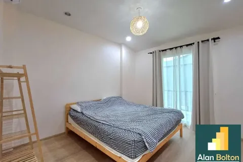 Casa de 6 dormitorios en Jomtien Beach, Pattaya, Tailandia № 211089 - foto 13