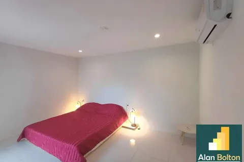 Casa de 6 dormitorios en Jomtien Beach, Pattaya, Tailandia № 211089 - foto 5