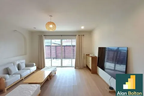 Casa de 6 dormitorios en Jomtien Beach, Pattaya, Tailandia № 211089 - foto 17
