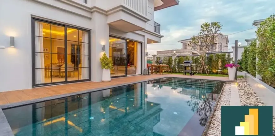 Casa de 5 dormitorios en Pattaya, Tailandia № 211091
