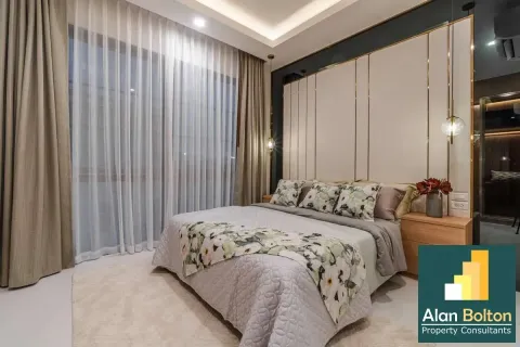 Casa de 5 dormitorios en Pattaya, Tailandia № 211091 - foto 7