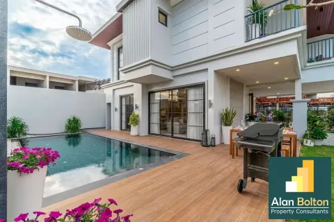 Casa de 5 dormitorios en Pattaya, Tailandia № 211091 - foto 18