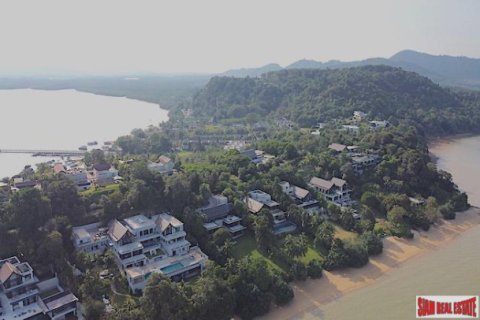 Villa in Phuket, Thailand 4 bedrooms № 199511