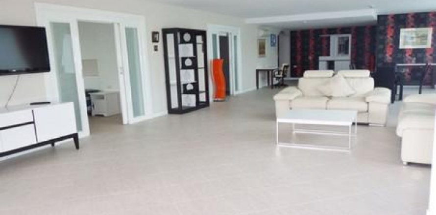 Apartment in Pattaya, Thailand 2 bedrooms № 199512