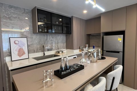 Condo in Phuket, Thailand, 2 bedrooms  № 149827 - photo 2