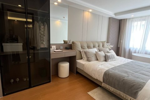 Condo in Phuket, Thailand, 2 bedrooms  № 149827 - photo 17