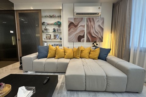 Кондоминиум с 1 спальней в Сатхоне, Бангкок, Таиланд № 144622 - фото 2