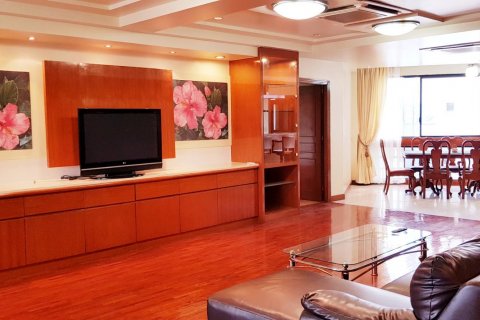 Кондоминиум с 3 спальнями в Бангкоке, Таиланд № 144624 - фото 1