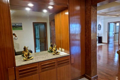 Кондоминиум с 3 спальнями в Бангкоке, Таиланд № 144624 - фото 14