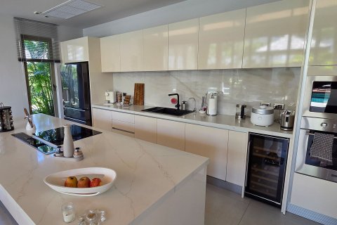 Villa in Phuket, Thailand 5 bedrooms № 164121 - photo 4