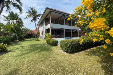 Villa in Hua Hin, Thailand 5 bedrooms № 164120 - photo 5