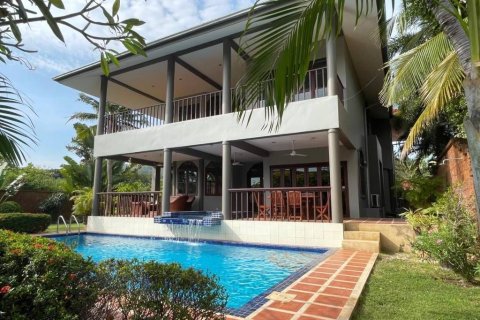 Villa in Hua Hin, Thailand 5 bedrooms № 164120