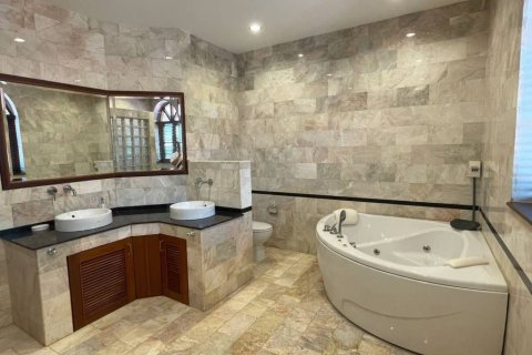 Villa in Hua Hin, Thailand 5 bedrooms № 164120 - photo 28