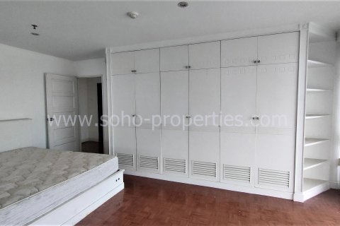 Condo in Bangkok, Thailand, 2 bedrooms  № 143452 - photo 6