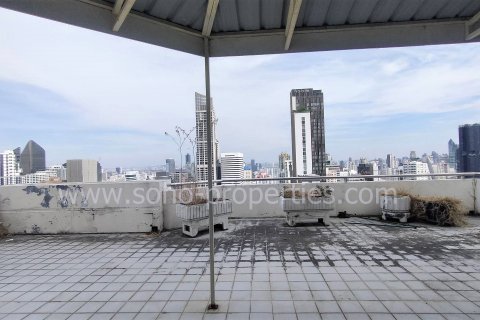 Condo in Bangkok, Thailand, 2 bedrooms  № 143452 - photo 15
