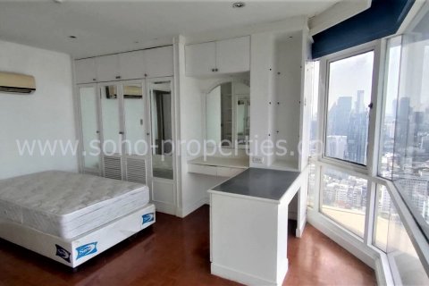 Condo in Bangkok, Thailand, 2 bedrooms  № 143452 - photo 7