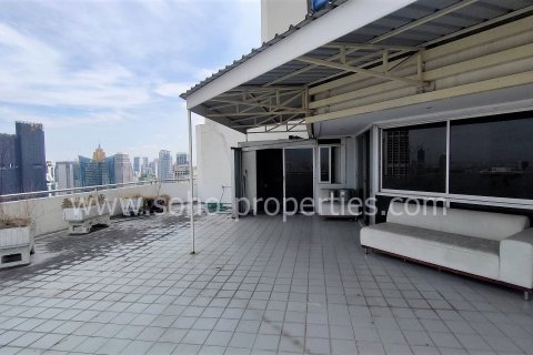 Condo in Bangkok, Thailand, 2 bedrooms  № 143452 - photo 1