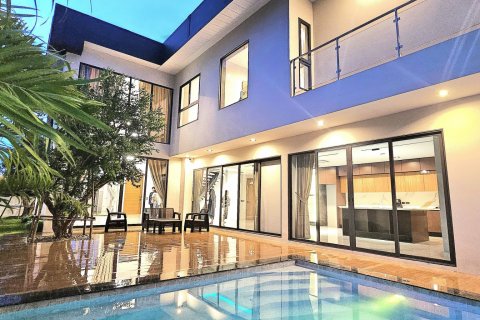 Вилла в Паттайе, Таиланд с 5 спальнями  № 136209 - фото 8