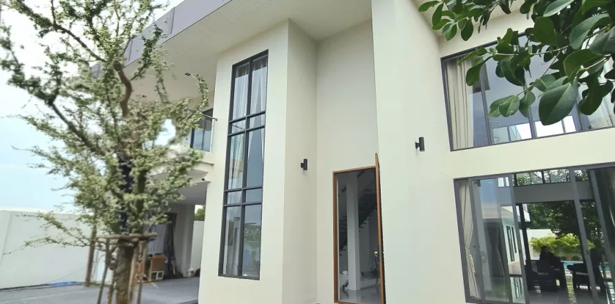 Вилла в Паттайе, Таиланд с 5 спальнями  № 136209