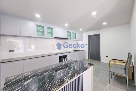 House in Pattaya, Thailand 3 bedrooms № 196127 - photo 28