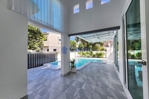 House in Pattaya, Thailand 3 bedrooms № 196127 - photo 24