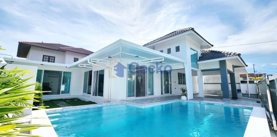 House in Pattaya, Thailand 3 bedrooms № 196127