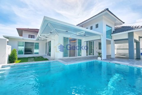 House in Pattaya, Thailand 3 bedrooms № 196127 - photo 22