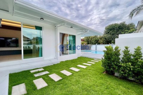 House in Pattaya, Thailand 3 bedrooms № 196127 - photo 7