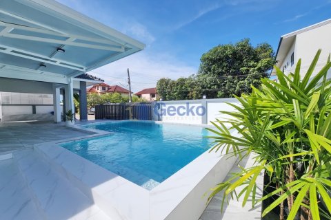 House in Pattaya, Thailand 3 bedrooms № 196127 - photo 21