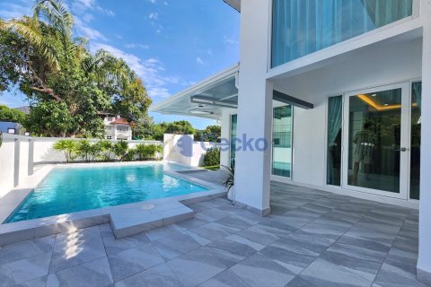House in Pattaya, Thailand 3 bedrooms № 196127 - photo 17